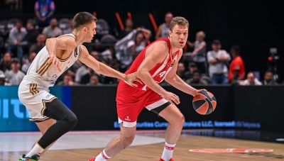 Ο Ολυμπιακός “άγγιξε” μια σπουδαία ανατροπή στο Ντουμπάι, αλλά λύγισε στην παράταση