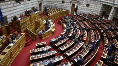 Αντιπαράθεση στην Ολομέλεια της Βουλής για την τραγωδία της Χίου