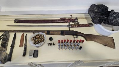 Δ. Μινώα Πεδιάδος: Με χειροπέδες 20χρονος και 17χρονος για όπλα και ναρκωτικά