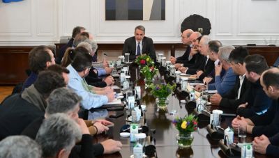 Ολοκληρώθηκε η συνάντηση Μητσοτάκη με τους αγρότες -  «Τις επόμενες μέρες η απάντηση στα αιτήματα»