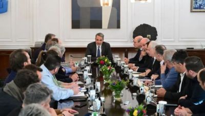 Οι αγρότες συζητούν με τον Κυριάκο Μητσοτάκη στο Μαξίμου