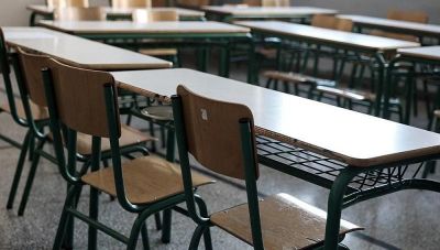 Στη Βουλή από τον Φρ. Παρασύρη η κατάργηση των σχολικών επιτροπών