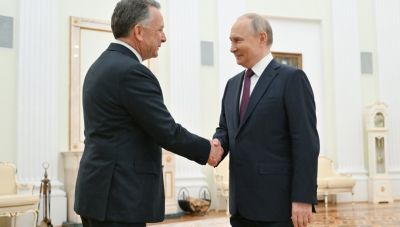 Bloomberg: Οι απεσταλμένοι του Τραμπ ετοιμάζουν νέα συνάντηση με Πούτιν για την Ουκρανία