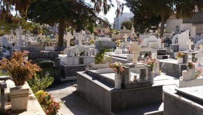 Άγιοι Ανάργυροι: Έκλεψε οστά και ζητά λύτρα από τη σύζυγο του νεκρού για να τα επιστρέψει