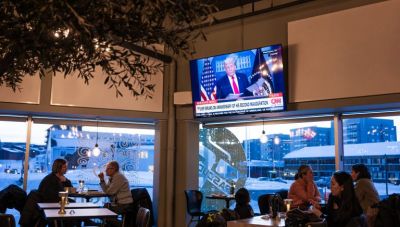 ΗΠΑ: Ο Τραμπ φτάνει στο Νταβός εν μέσω διπλωματικής «θύελλας» για τη Γροιλανδία