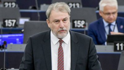 Νότης Μαριάς: «Δίνουν δισεκατομμύρια ευρώ στους δανειστές σε μη ληξιπρόθεσμες οφειλές και λένε στους αγρότες ότι δεν υπάρχουν χρήματα»!