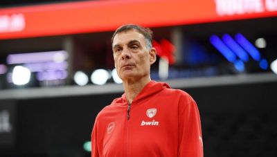 Μπαρτζώκας: «Οι διαιτητές σφύριξαν αλλοπρόσαλλα στο παιχνίδι»