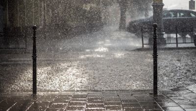 Επικαιροποιήθηκε το έκτακτο δελτίο της ΕΜΥ-Βροχές και καταιγίδες στην Κρήτη μέχρι το απόγευμα της Τρίτης