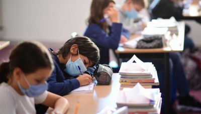 Δεν θα προσμετρώνται οι απουσίες έως 5 ημερών για μαθητές με ιογενείς λοιμώξεις – Νέα εγκύκλιος