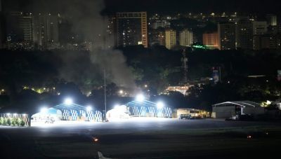 Βενεζουέλα: Εκρήξεις στο Καράκας κοντά σε στρατιωτική βάση – Μπλακάουτ και αναφορές για υπερπτήσεις αεροσκαφών