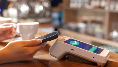 IRIS: Για ποιες συναλλαγές θα φτάνει μέχρι τις 5000 ευρώ - Τι αλλάζει