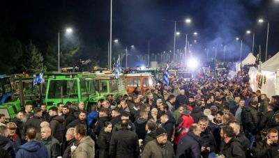 Σε Χατζηδάκη και Τσιάρα παραπέμπει το Μαξίμου τα μεμονωμένα αγροτικά μπλόκα που ζητούν διάλογο με τον Πρωθυπουργό