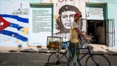 Στην εντατική η Κούβα: Η πίεση των ΗΠΑ στη Βενεζουέλα διακόπτει μια κρίσιμη ενεργειακή γραμμή ζωής
