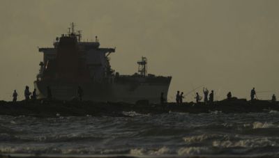 Μόσχα: Οι ΗΠΑ απελευθέρωσαν δύο Ρώσους από το πλήρωμα του τάνκερ που κατέλαβαν στον Ατλαντικό