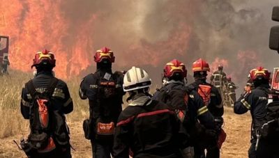 Έλληνες πυροσβέστες στα πύρινα μέτωπα της Νότιας Γαλλίας -Έχει καεί διπλάσια έκταση γης από το 2025