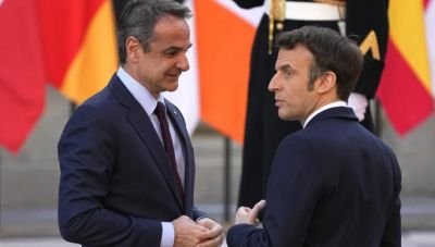 Στο Παρίσι ο Μητσοτάκης για τη «Συμμαχία των Προθύμων» -Τι θα συζητήσουν για την Ουκρανία, το βράδυ το δείπνο των ηγετών