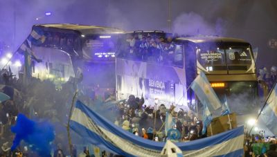 Αργεντινή: Αποθέωση στην επιστροφή της αποστολής στο Μπουένος Άιρες μετά τον χαμένο τελικό στο Μουντιάλ