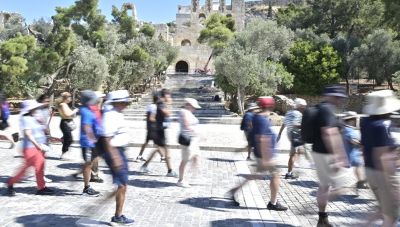 Άλμα 25,8% των τουριστικών εσόδων στο πεντάμηνο