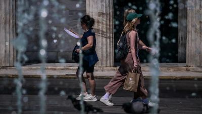 Καύσωνας: Πώς η ηλίαση μετατρέπεται σε φονική θερμοπληξία -Η παγίδα του κλειστού χώρου, οι SOS οδηγίες του καθηγητή Τζανάκη