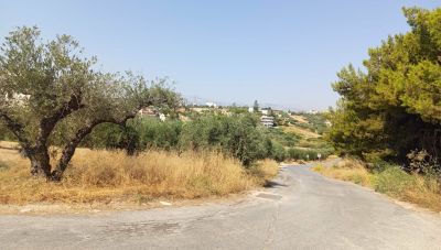 Δήμος Ηρακλείου και Περιφέρεια: Την ώρα που οι δημότες απειλούνται με πρόστιμα, αφήνουν ακαθάριστους δρόμους και ρέματα (Φωτο)
