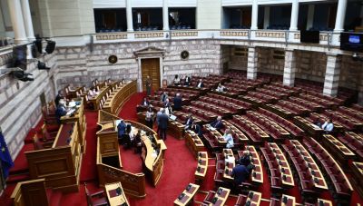 LIVE: Η συζήτηση στη Βουλή για τη Συνταγματική Αναθεώρηση