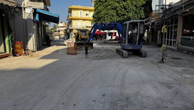 Αλλάζει όψη η πλατεία Ελευθέρνης στα Καμίνια - Ξεκίνησαν οι εργασίες ανακατασκευής με νέα επίστρωση και αστικό εξοπλισμό