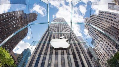 Apple: Έσπασε το «φράγμα» των 5 τρισ. δολαρίων – Μόλις η 2η που το καταφέρνει
