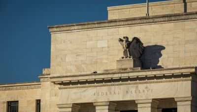 Fed: Άφησε αμετάβλητα τα επιτόκια