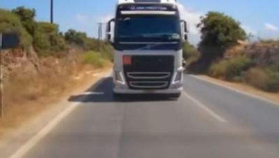 Χανιά: Έκανε προσπέραση με ογκώδες όχημα σε ώρα κίνησης – αναζητείται από την Αστυνομία (βιντεο)