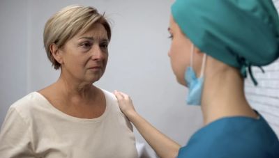 Καρκίνος – Βιοδείκτες: Πόσο κοστίζει σε κάθε ασθενή η ολιγωρία του Υπουργείου Υγείας για την αποζημίωσή τους