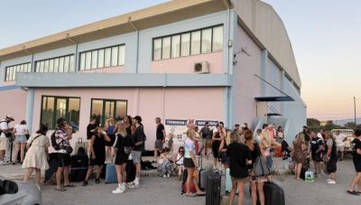 Φωτιά στο Ρέθυμνο: 1000 άτομα φιλοξενήθηκαν στο Κλειστό Γυμναστήριο του Δ. Φαιστού - Σε εξέλιξη η μεταφορά τους από τουριστικά πρακτορεία 