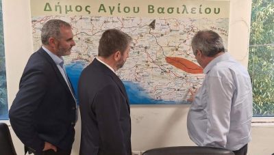 Στον δήμο Αγίου Βασιλείου ο Νίκος Ανδρουλάκης-Ενημερώθηκε για την εξέλιξη της πυρκαγιάς