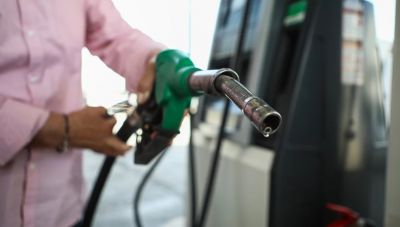 Καύσιμα: Γιατί καθυστερούν οι μειώσεις στην αντλία -«Καπέλο» 11% στη βενζίνη