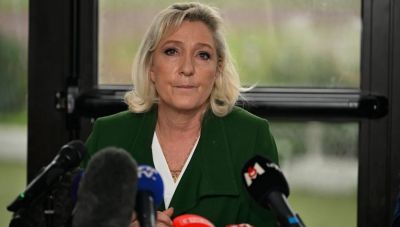 Eνός έτους φυλάκιση η Μαρίν Λεπέν -Μπορεί να θέσει υποψηφιότητα στις προεδρικές εκλογές, με βραχιολάκι