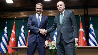 Σύνοδος ΝΑΤΟ: Με οθωμανικό εμβατήριο υποδέχθηκε τον Μητσοτάκη ο Ερντογάν