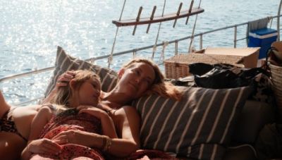 Κέιτ Χάντσον - Ελλάδα: Οι βόλτες με το σκάφος και τα γκουρμέ πιάτα