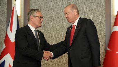 Ο Ερντογάν έκανε δώρο στους ηγέτες του ΝΑΤΟ (και στον Μητσοτάκη) από ένα... περίστροφο και σφαίρες