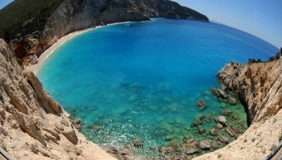 Λευκάδα: Πήγε να βγάλει selfie και έπεσε από βράχο 62χρονος τουρίστας