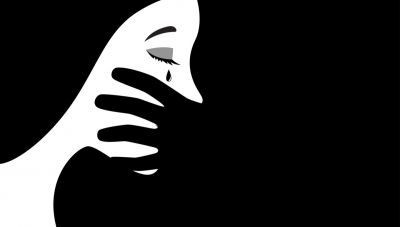 «Μάστιγα» οι γυναικοκτονίες στην Ελλάδα – Μια γυναίκα νεκρή κάθε δέκα λεπτά παγκοσμίως