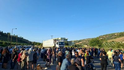 Ηράκλειο: Ξανά στους δρόμους οι κάτοικοι για τη δομή μεταναστών στους Αθανάτους