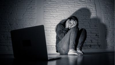 Δύο 17χρονοι εκβίαζαν ανήλικες μέσω διαδικτύου και τους ζητούσαν να αυτοτραυματιστούν – Ο ένας από το Ηράκλειο