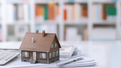 Κατατέθηκε στη Βουλή η τροπολογία που δίνει ανάσα σε πάνω από 100.000 οφειλέτες για τα κόκκινα δάνεια