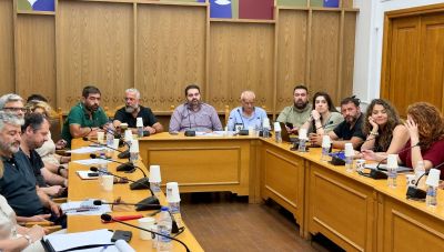 Η προστασία της μελισσοκομίας και η ανάδειξη του κρητικού μελιού, στο επίκεντρο συνεδρίασης της Περιφέρειας Κρήτης