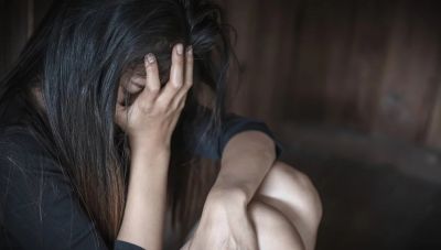 Φρίκη στη Γαλλία: Καθηγητής Γυμνασίου συνελήφθη για βιασμό 13χρονης μαθήτριάς του - Τον είχε καταγγείλει στο ιατρείο του σχολείου