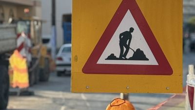 Ηράκλειο: Συνεχίζονται στη Λ. Δημοκρατίας και στην οδό Μηνά Γεωργιάδη οι εργασίες αντικατάστασης του δικτύου ύδρευσης της ΔΕΥΑΗ