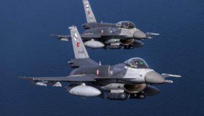 Μπαράζ τουρκικών παραβιάσεων στο Αιγαίο από οπλισμένα F-16 – Εμπλοκή με ελληνικό μαχητικό