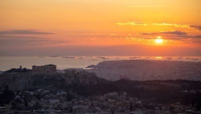 Ανθεκτική η οικονομία παρά τον πόλεμο