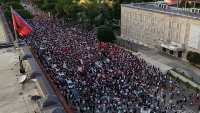 Έντι Ράμα για τις διαδηλώσεις διαμαρτυρίας στην Αλβανία: «Κατασκευασμένες εικόνες και fake news -Δεν υπάρχει ακόμη έργο»
