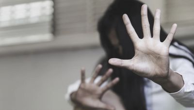 Ενδοοικογενειακή βία: Εκρηκτική αύξηση των περιστατικών την τελευταία πενταετία -Πάνω από 13.000 διώξεις, στοιχεία σοκ