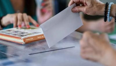Δημοσκόπηση Interview: Πρώτη η ΝΔ, δεύτερη η ΕΛΑΣ-Στην 5η θέση το κόμμα Καρυστιανού